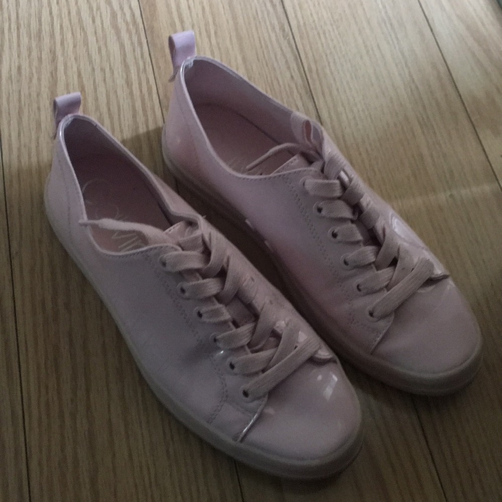Calvin Klein’s shoes size 7.5
